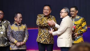 Gubernur Sulawesi Utara, Olly Dondokambey, penghargaan bergengsi, Merdeka Awards,