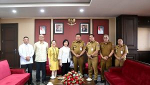 Gubernur Sulawesi Utara, Olly Dondokambey, Konjen Filipina di Manado, Lolita B Capco,  Bintang Jasa Utama,