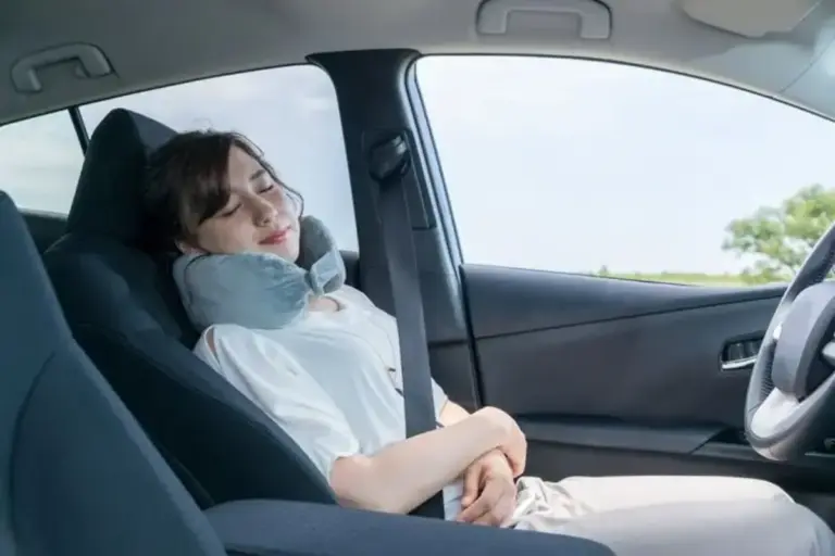 Tidur di Mobil Pakai AC: Berapa Lama Amannya? Ini Kata Pakar