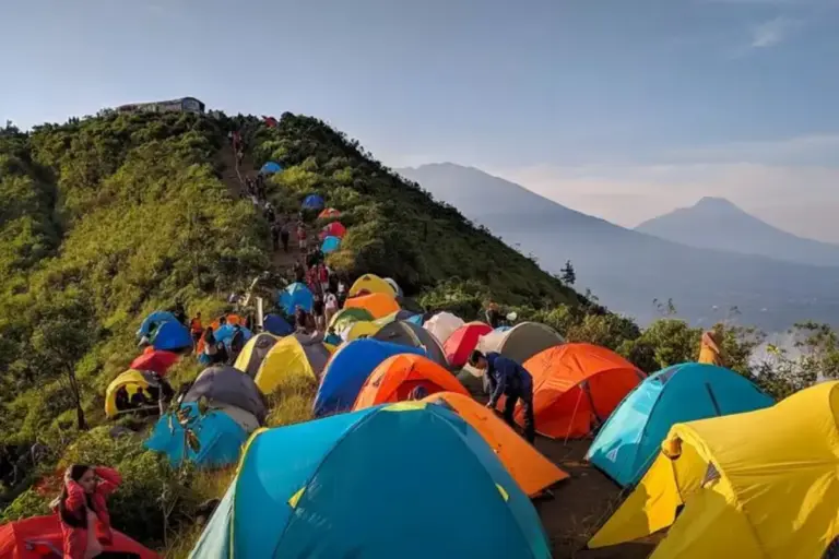 5 Gunung yang Ramah Pemula, Cocok untuk Solo Hiking