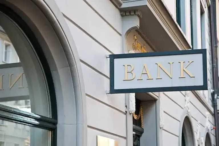 OJK: Bank Tak Wajib Biayai Program Pemerintah, Tetap Utamakan Prinsip Kehati-hatian