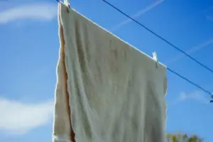 Lama-lama Handuk Jadi Kasar dan Tidak Menyerap Air? Ini Penyebabnya