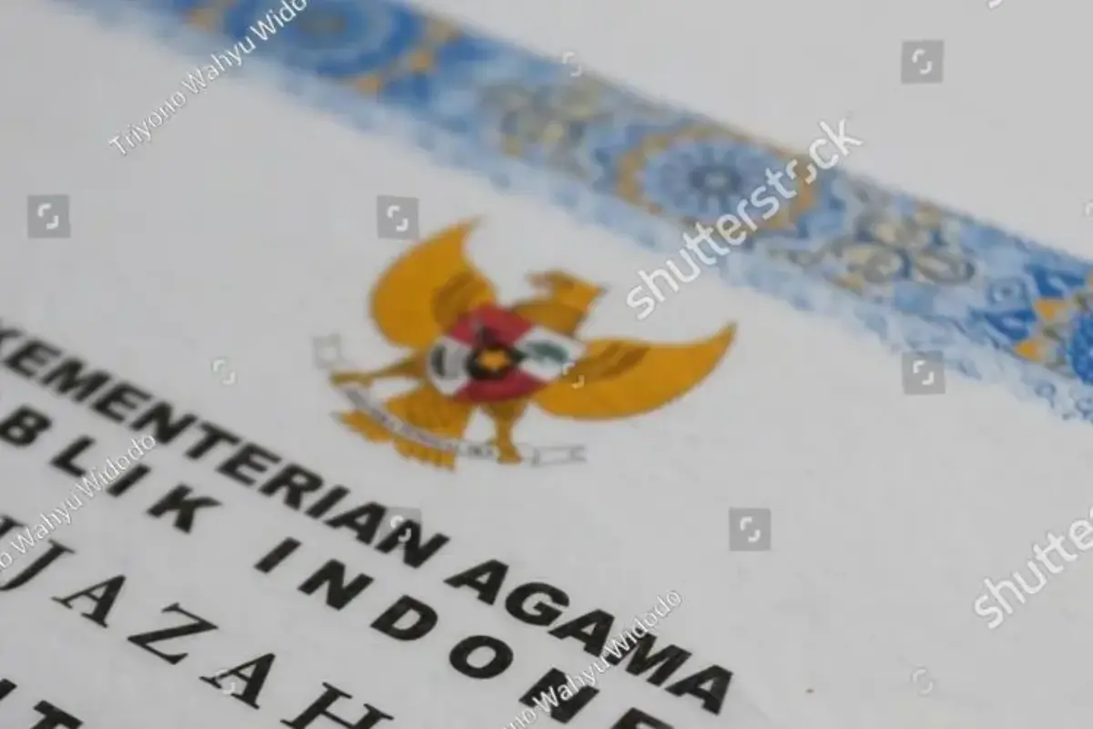 Puluhan Ijazah Mantan Karyawan Ditahan Perusahaan Pabrik Plastik di Madiun
