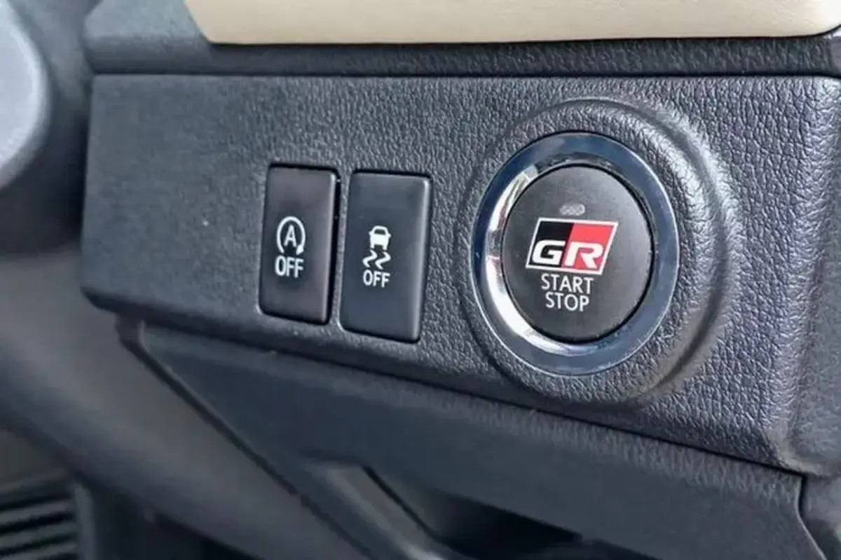 Hindari Boros BBM, Ini Waktu Ideal Panaskan Mobil Zaman Sekarang