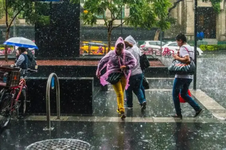 BMKG Peringatkan Hujan Lebat dan Angin Kencang 22–27 April 2026, Ini Daftar Wilayahnya