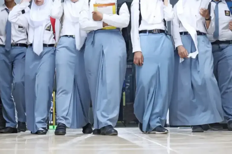 Kasus Guru yang Akhirnya Maafkan Siswa yang Mengoloknya: Kronologi hingga Sanksi