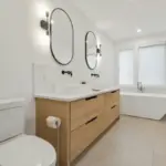 Jangan Pakai 8 Material Ini di Kamar Mandi, Ini Penjelasan Desainer Interior
