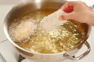 Tips Memasak Sehat, 7 Cara Mengurangi Minyak Goreng Tanpa Membuat Masakan Hambar