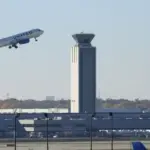 United Airlines Pangkas Proyeksi Kinerja 2026 Imbas Lonjakan Biaya Bahan Bakar