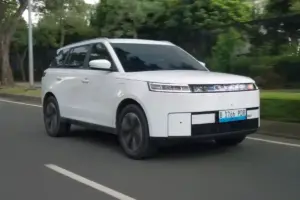 Mobil Listrik Kena Pajak, Berapa Biaya Tahunan yang Harus Dibayar?