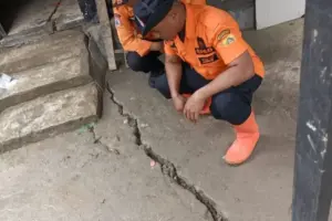 Detik-detik Pergerakan Tanah di Babakan Madang, Warga: Ada Suara “Krek Krek” Sebelum Rumah Terbelah