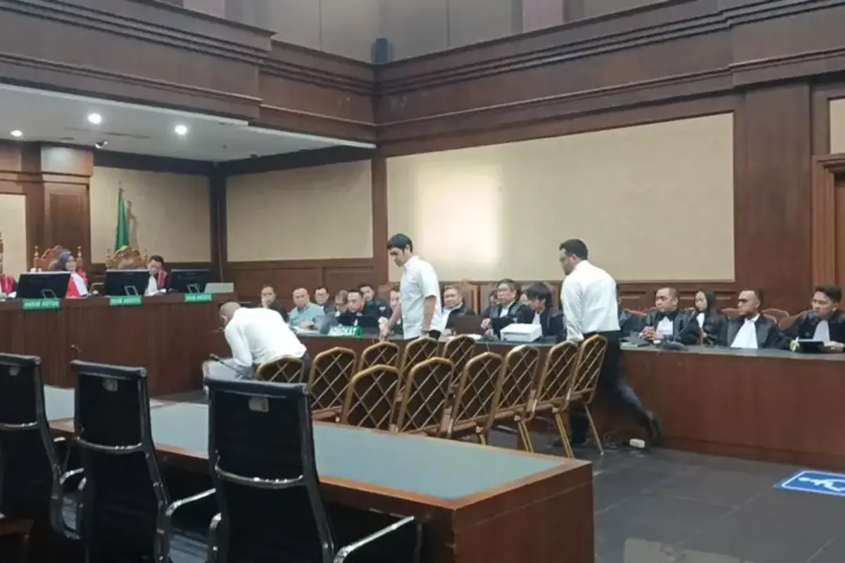 Lima Terdakwa Kasus Korupsi Minyak Mentah Dituntut 6 hingga 12 Tahun Penjara