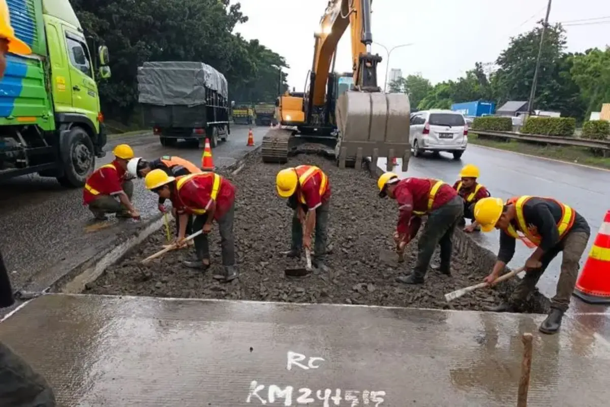 Mengapa Perbaikan Jalan di Tol Selalu Bikin Macet Panjang?