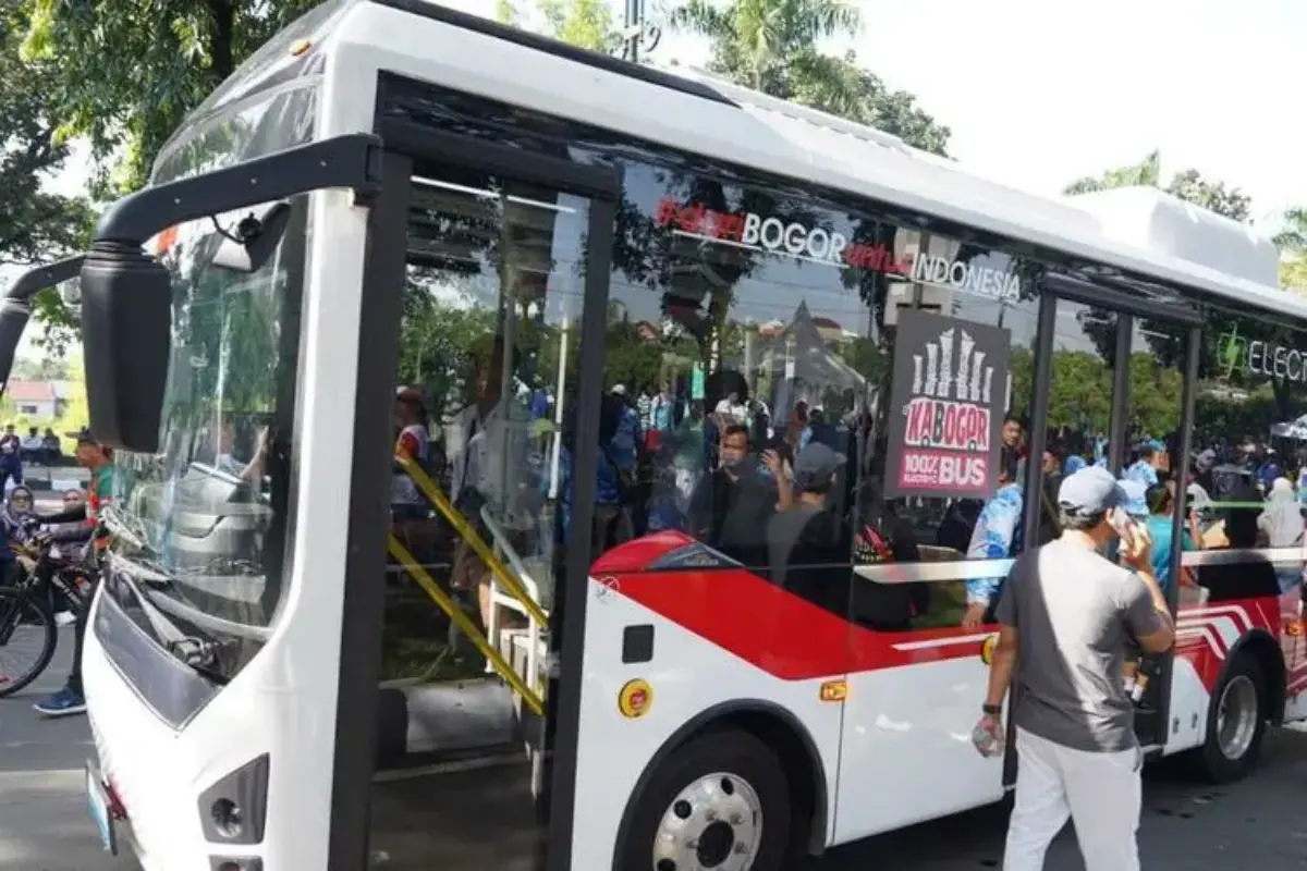 Aturan Baru Pajak Mobil Listrik Percepat Elektrifikasi Angkutan Umum