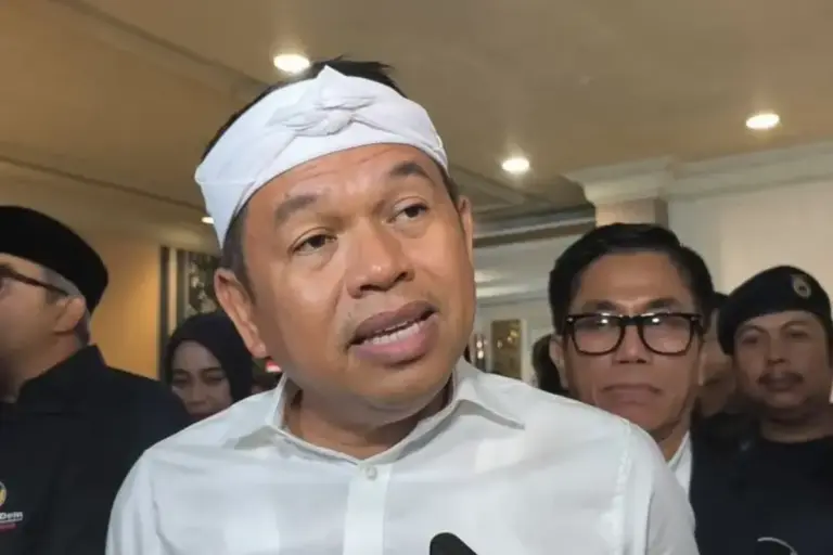 Dedi Mulyadi Tinjau Siswa Purwakarta yang Olok Guru, Kini Bersih-bersih, Juni ke Barak Militer