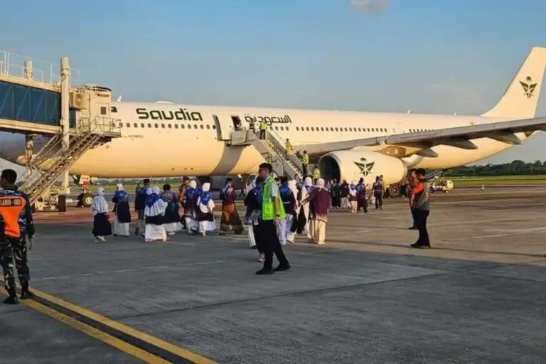 Kabut Tebal Tunda Keberangkatan Kloter Pertama Haji Palembang, Pesawat Baru Lepas Landas Pukul 08.15 WIB