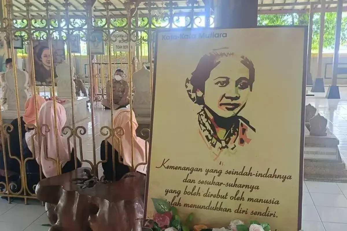 Saat Makam RA Kartini Mulai Ramai Didatangi Peziarah…
