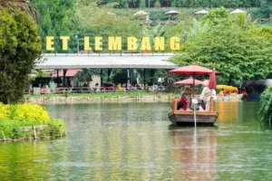 Liburan ke Floating Market Lembang, Nikmati Kuliner Unik dengan Transaksi Lebih Mudah