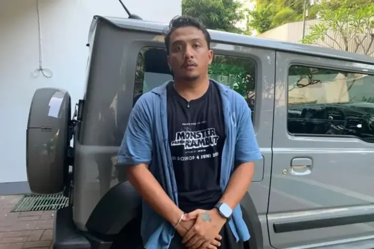 Sal Priadi Garap Soundtrack Monster Pabrik Rambut, Berjudul “Kepala Pundak Kerja Lagi”