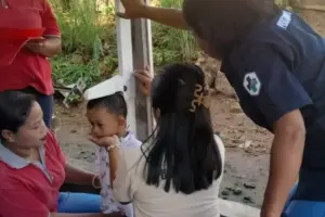 Sosok Kartini dari Gunung Lewotobi, Oca Berjuang Lawan Stunting dengan Honor Rp300.000