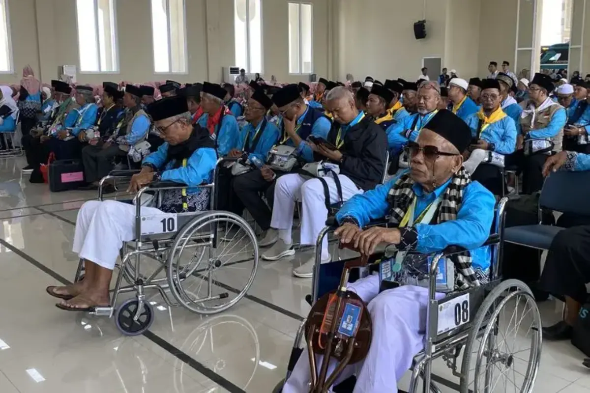 Jemaah Haji Embarkasi Surabaya Tiba di Asrama, Pengguna Kursi Roda Berkurang