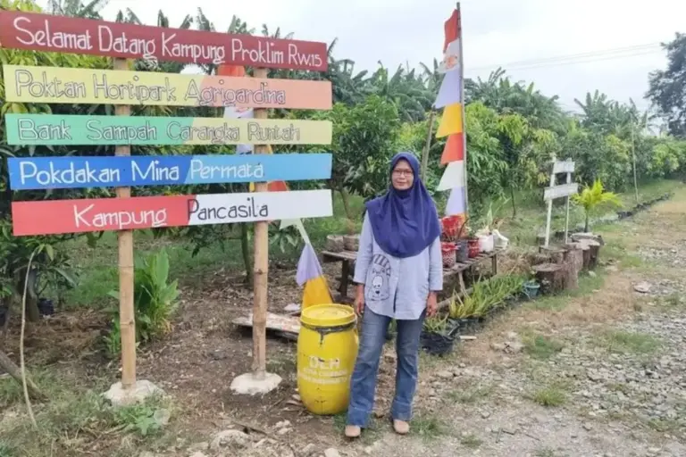 Dari Diremehkan Jadi Kebanggaan: Aksi Ibu RW di Cirebon Sulap Lahan Sampah Jadi Taman Hidup