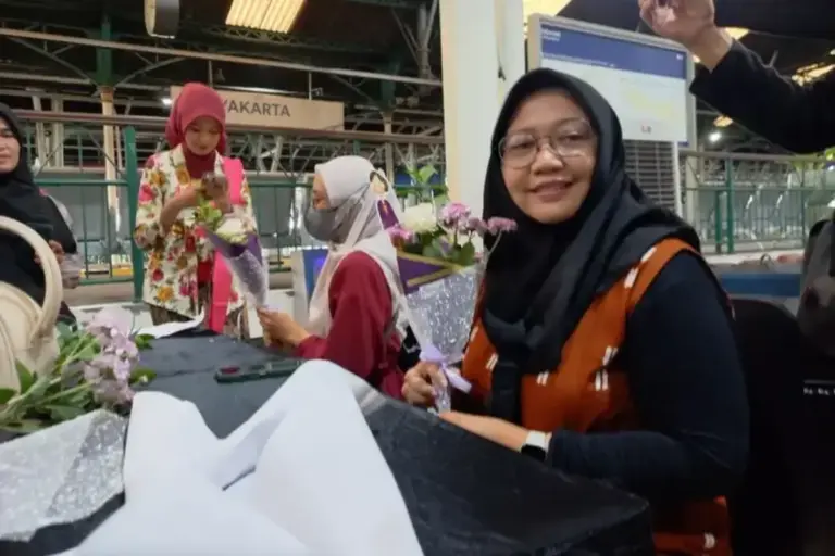 Dari Teknisi hingga Kepala Stasiun, Bukti Perempuan Mampu Berkarir di KAI Daop 6