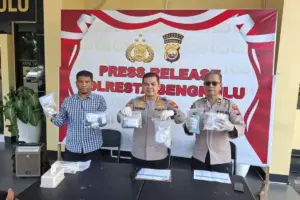 Sembunyikan 1 Kg Ganja di Travel Sumbar-Bengkulu, Seorang Residivis Narkoba Diringkus Polisi