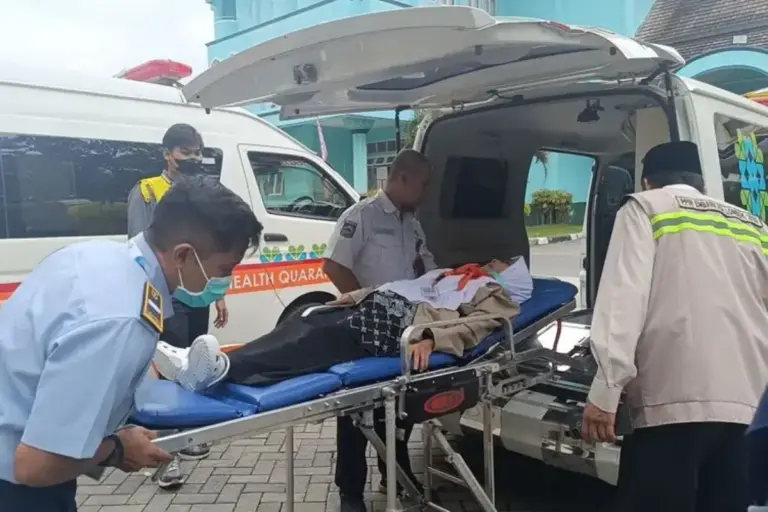 Tiba di Asrama Haji, Dua Jemaah Haji Kloter 1 Asal Lombok Timur Dirujuk ke RS