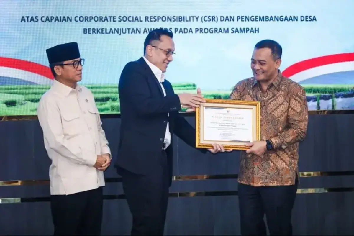 Program Desa Mandiri Sampah Antarkan Gubernur Luthfi Raih Penghargaan CSR dan PDB Awards 2026