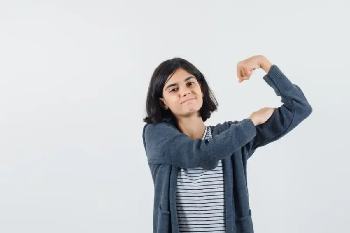 Jangan Hanya Ajarkan Patuh, Ini Cara Mendidik Anak Perempuan agar Tangguh