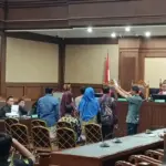 Guru Menangis di Sidang Nadiem, Cerita Sekolahnya Jadi Hebat Usai Dapat Chromebook