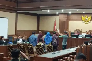 Guru Menangis di Sidang Nadiem, Cerita Sekolahnya Jadi Hebat Usai Dapat Chromebook