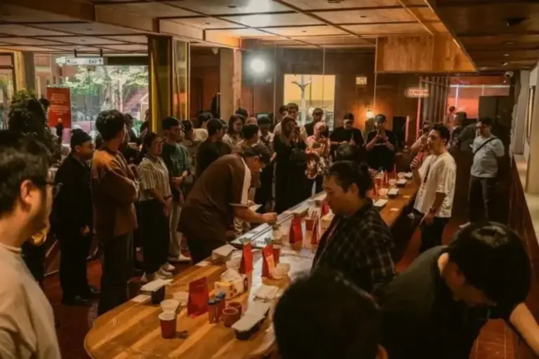 Dari Cupping ke Panggung, Kopikina Taman Heulang Satukan Specialty Coffee dan Musik Lokal Bareng Swellow