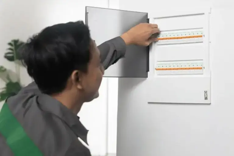 Momentum Hari Kartini, Saatnya Ibu Kenali Proteksi Listrik di Rumah