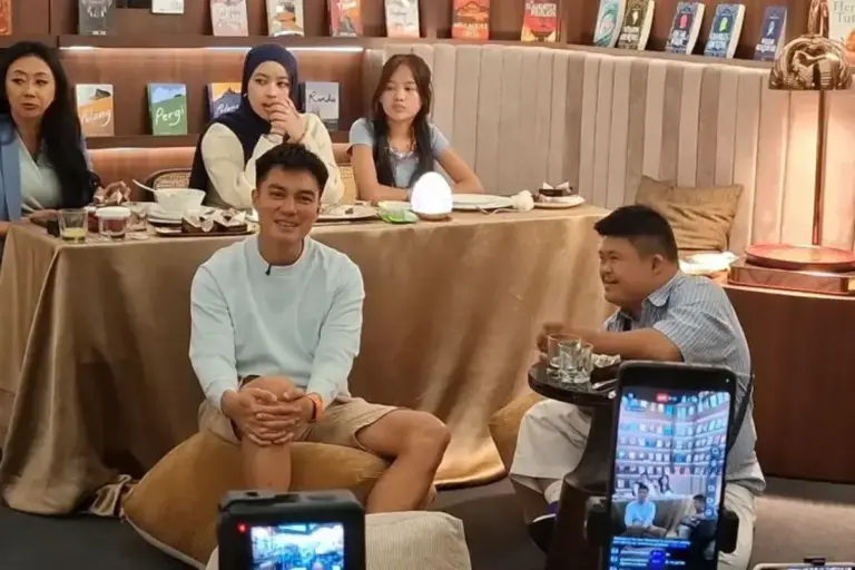 Baim Wong Ajak Ratusan Warga Jadi Artis Dadakan di Film Barunya