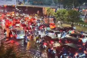 Banjir Terjang Palembang, Sejumlah Ruas Jalan Macet Panjang