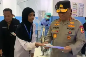 Tinjau Dapur SPPG Polres Baubau, Wakapolri Tekankan Peningkatan Kualitas Makanan