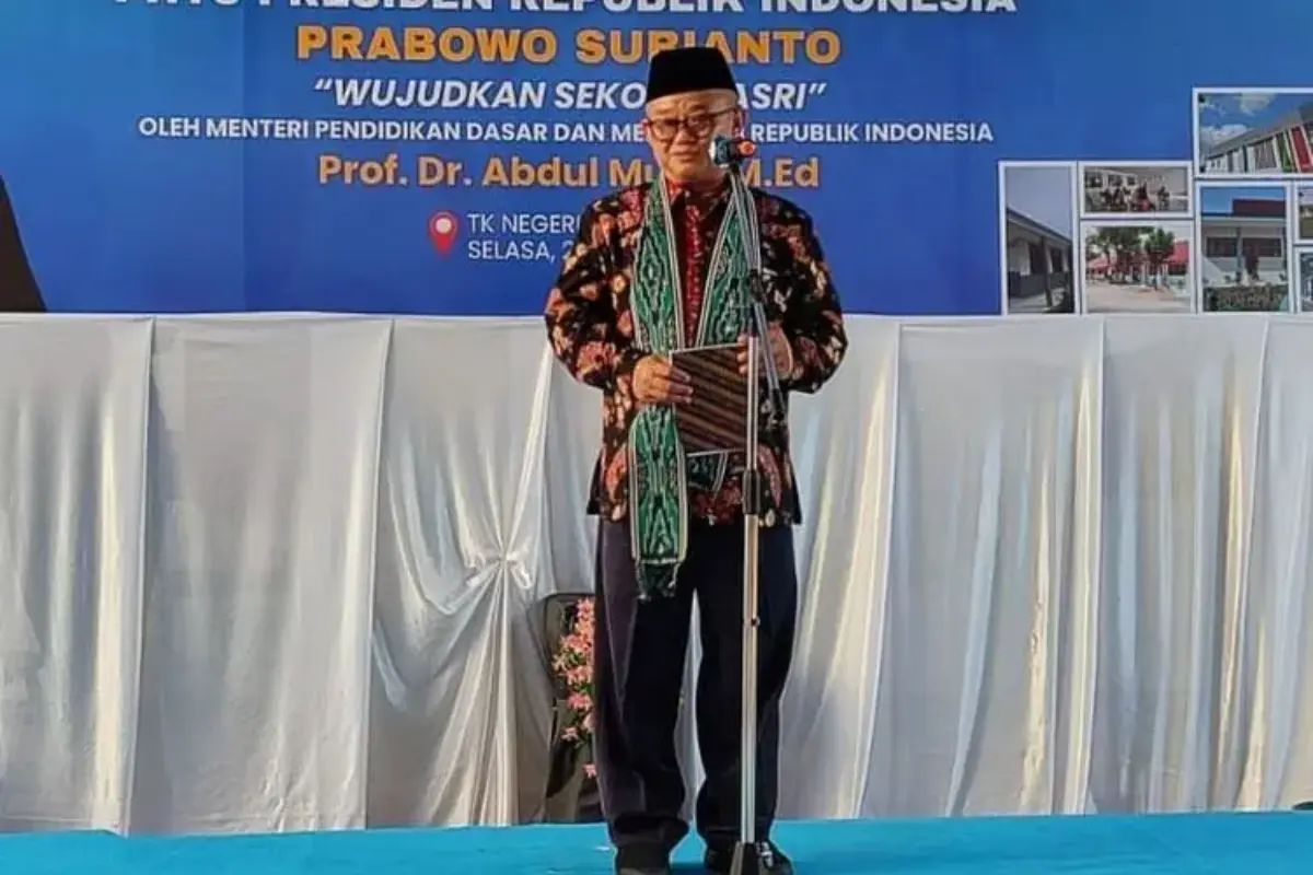 Mendikdasmen Sebut Beasiswa 150.000 Guru Belum Terisi Penuh, Dapat Rp 3 Juta per Semester