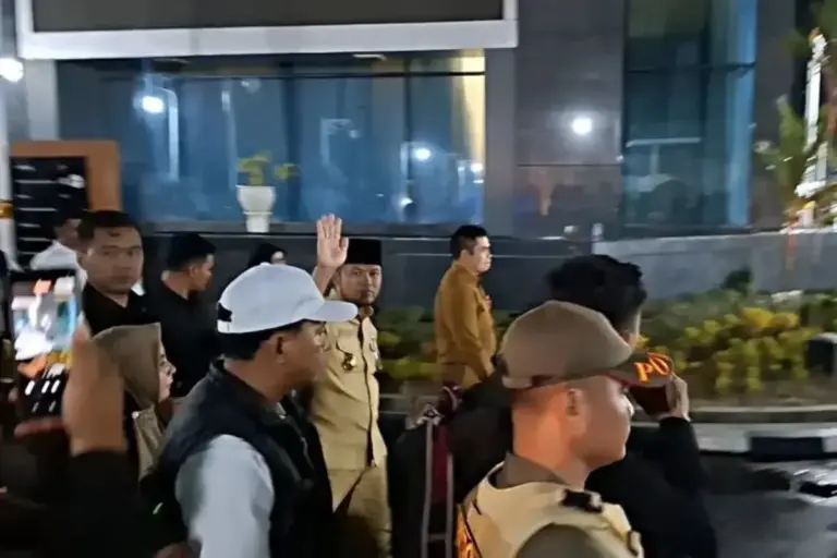 Ogah Ditemui Wartawan Pasca-Demo Besar, Gubernur Kaltim Unggah Respons di Instagram