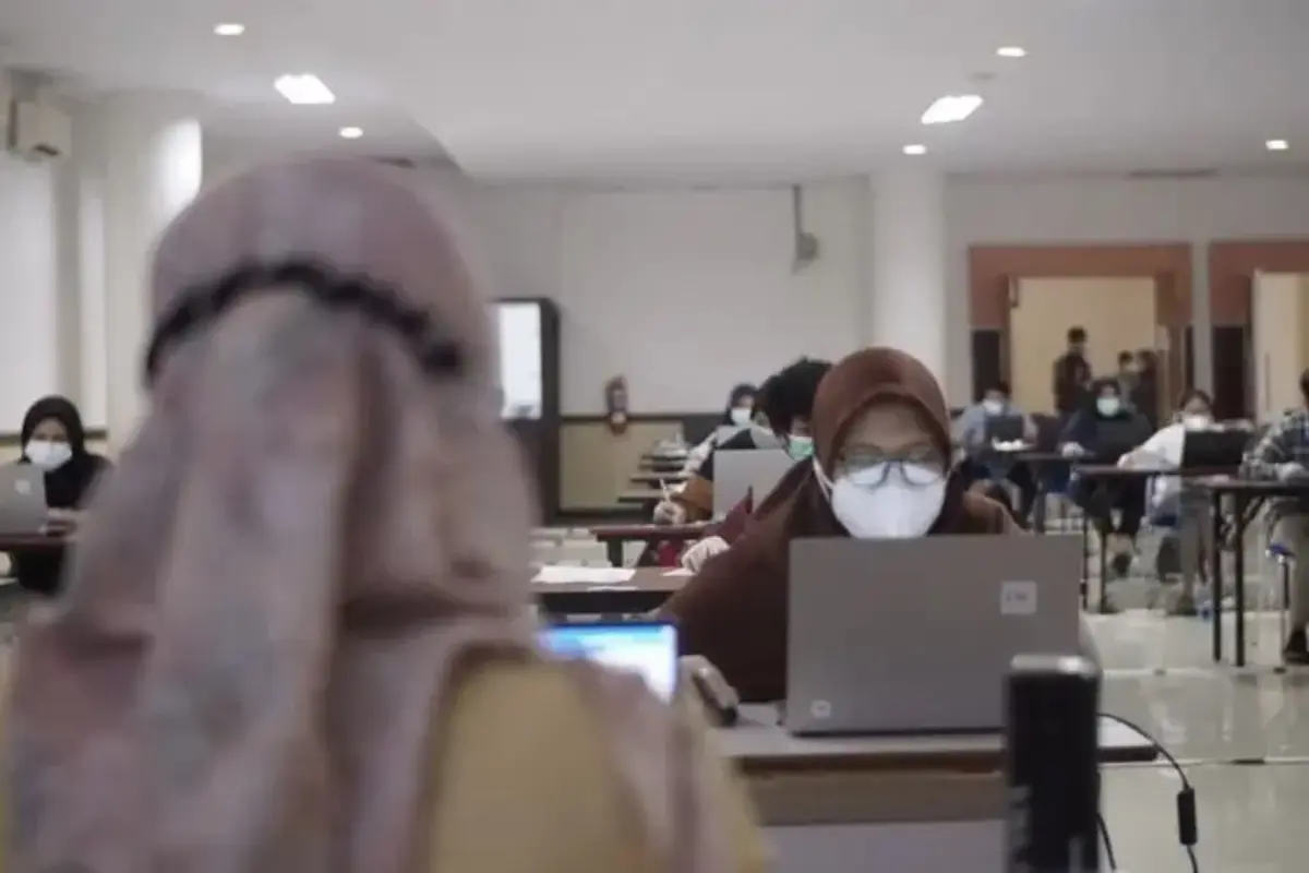 HP Jadul Jadi “Senjata” Curang UTBK, Dua Peserta di Unsulbar Diciduk Panitia