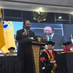 Surya Paloh Soroti “Kemiskinan Nalar” Saat Pengukuhan Guru Besar di Surabaya