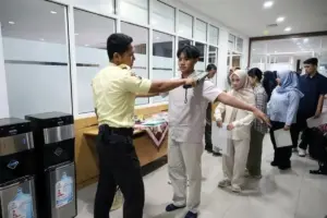 Dugaan Kecurangan UTBK Undip Terbongkar, Tim Medis Keluarkan Logam dari Telinga Peserta