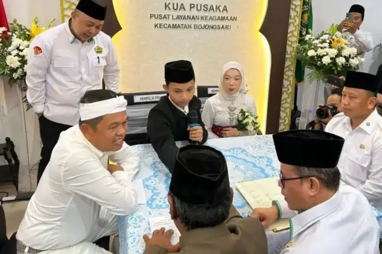 Dedi Mulyadi Jadi Saksi Nikah di KUA Depok, Tiap Pengantin Dapat Tabungan DP Rumah