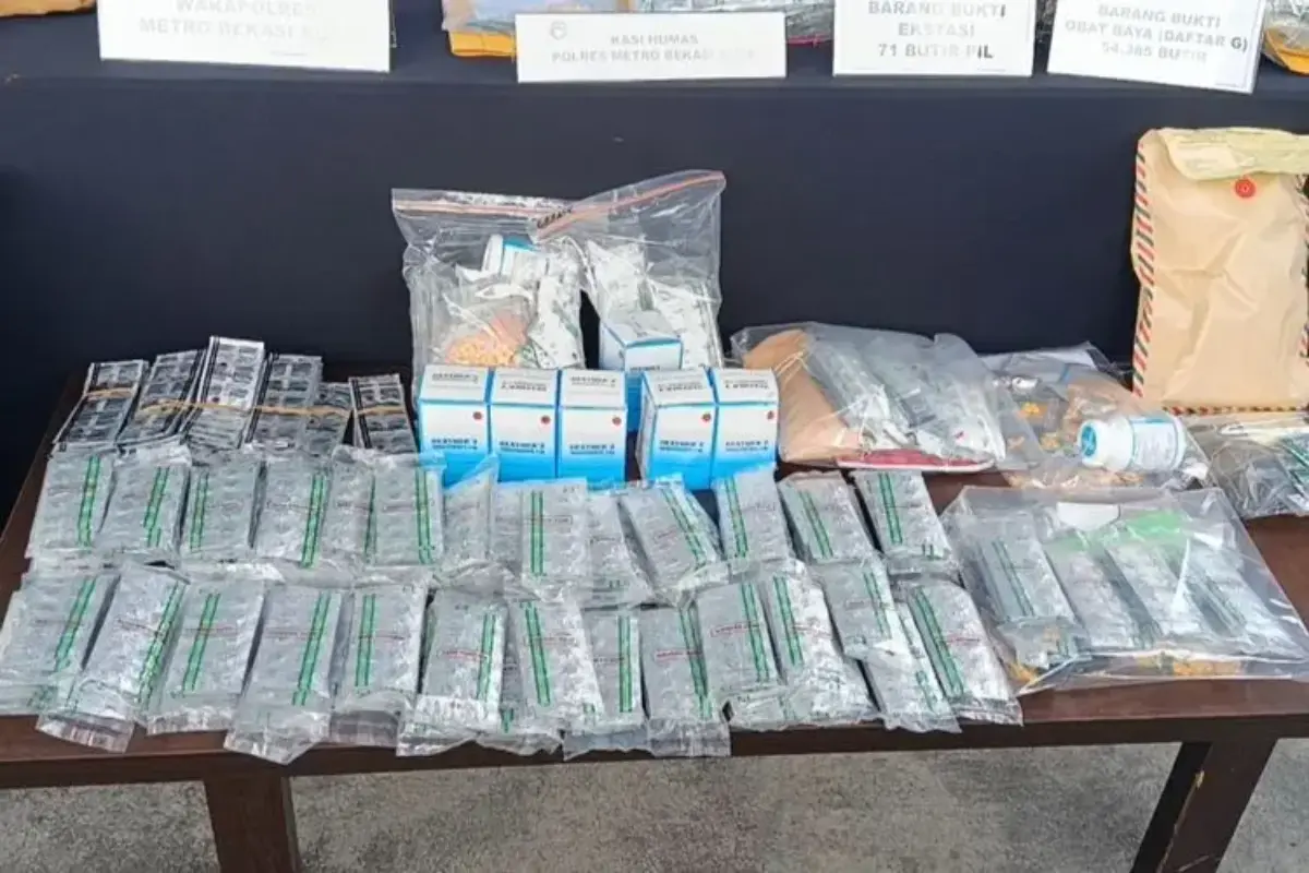 Modus Transaksi Tramadol di Bekasi: Duduk Menunggu hingga Sistem Tempel