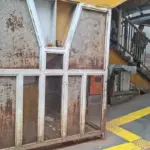 Warga Terganggu Bau Pesing di JPO Stasiun Palmerah: Jadi Enggak Nafsu Makan