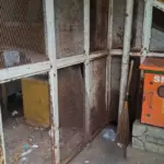 Bau Pesing Muncul di JPO Stasiun Palmerah Diduga akibat Tunawisma Kencing Sembarangan