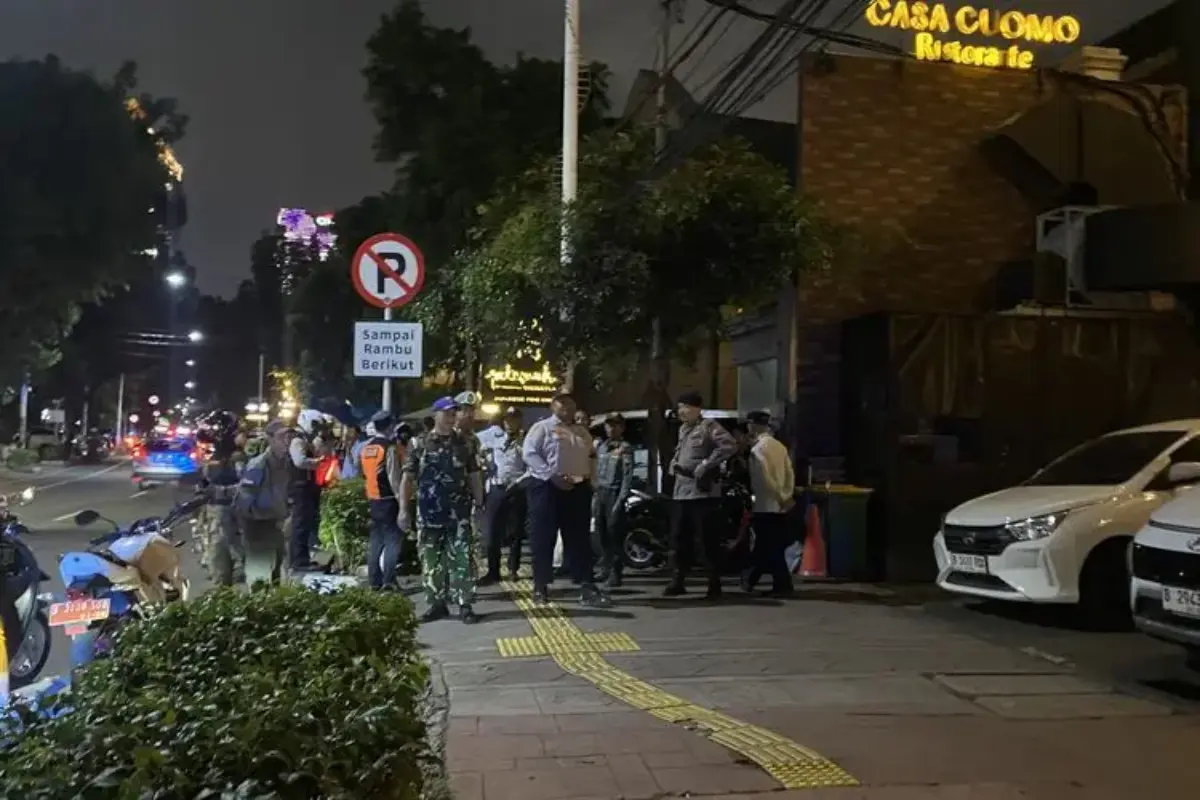 Dishub Sidak Trotoar Senopati Jaksel, Mobil Parkir Sembarangan Langsung Ditertibkan